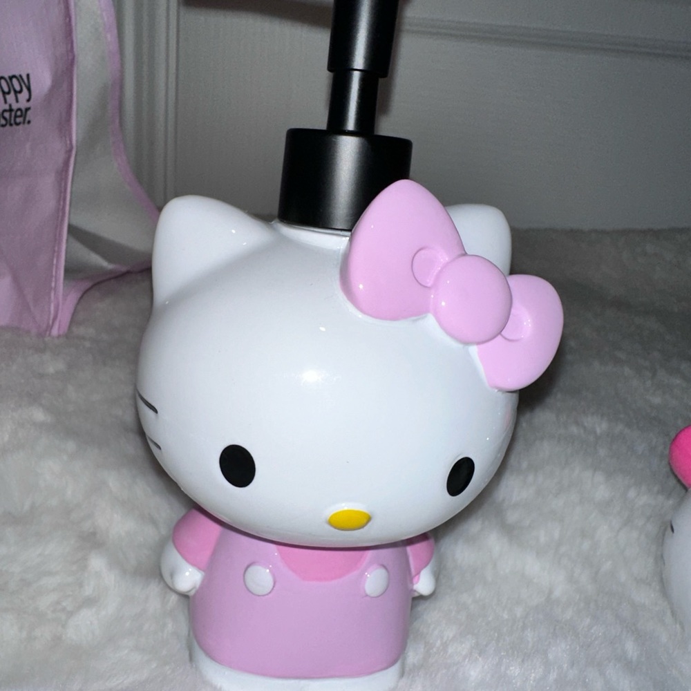New Hello Kitty Soap/Lotion Dispenser